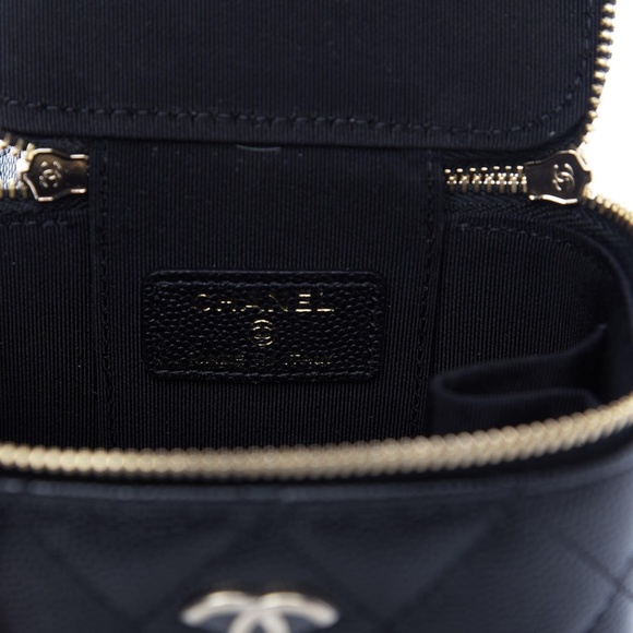 CHANEL CAVIAR QUILTED BLACK MINI PEARL ON TOP VANITY CASE WITH CHAIN (2021) - Picture 7 of 8